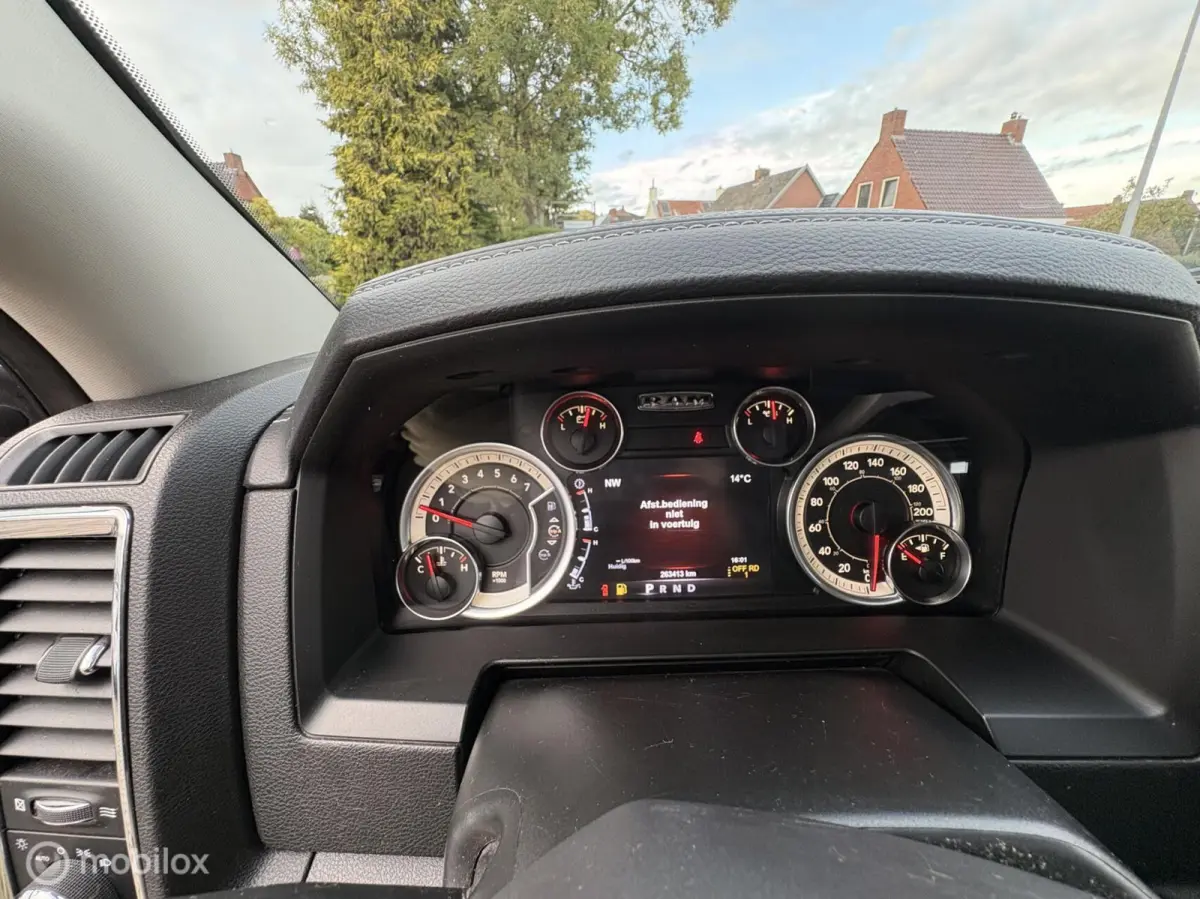 1500 4X4 5.7 V8 Laramie originele nl auto met NAP