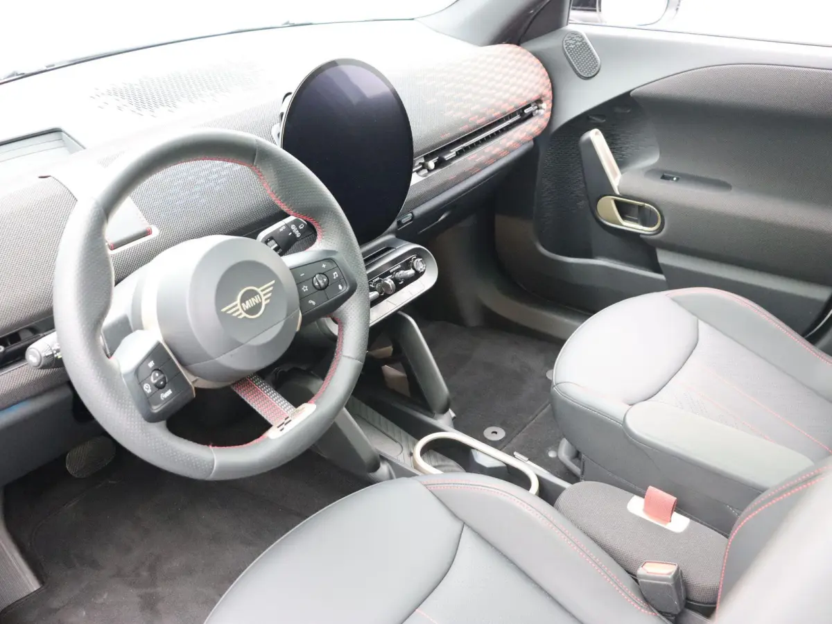 SE John Cooper Works + Pakket M + Glazen Panormadak + Comfort Access + Stuur- & Stoelverwarming + 18''