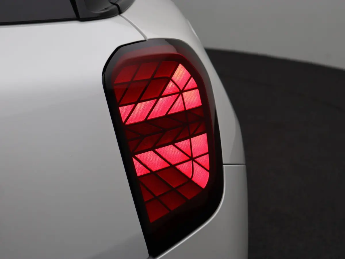 SE John Cooper Works + Pakket M + Glazen Panormadak + Comfort Access + Stuur- & Stoelverwarming + 18''