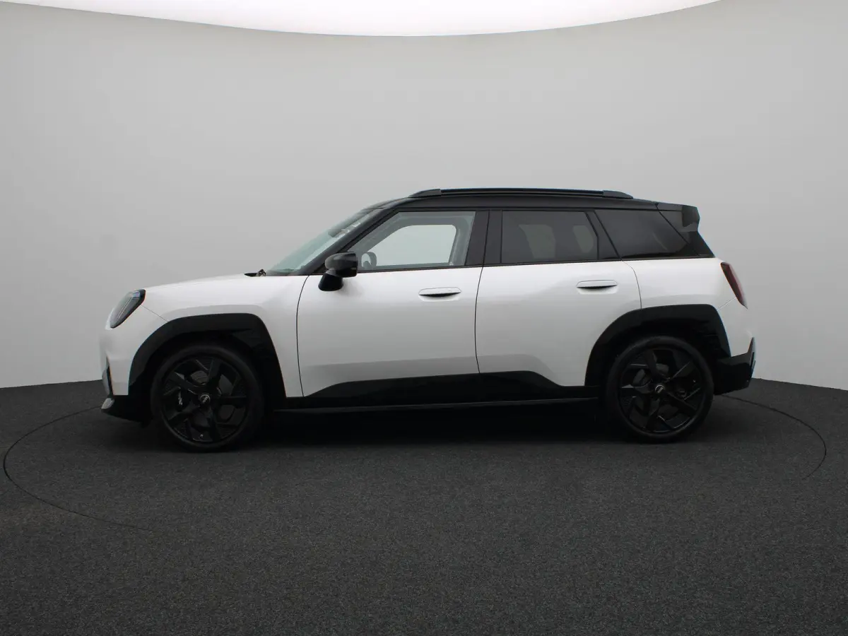 SE John Cooper Works + Pakket M + Glazen Panormadak + Comfort Access + Stuur- & Stoelverwarming + 18''