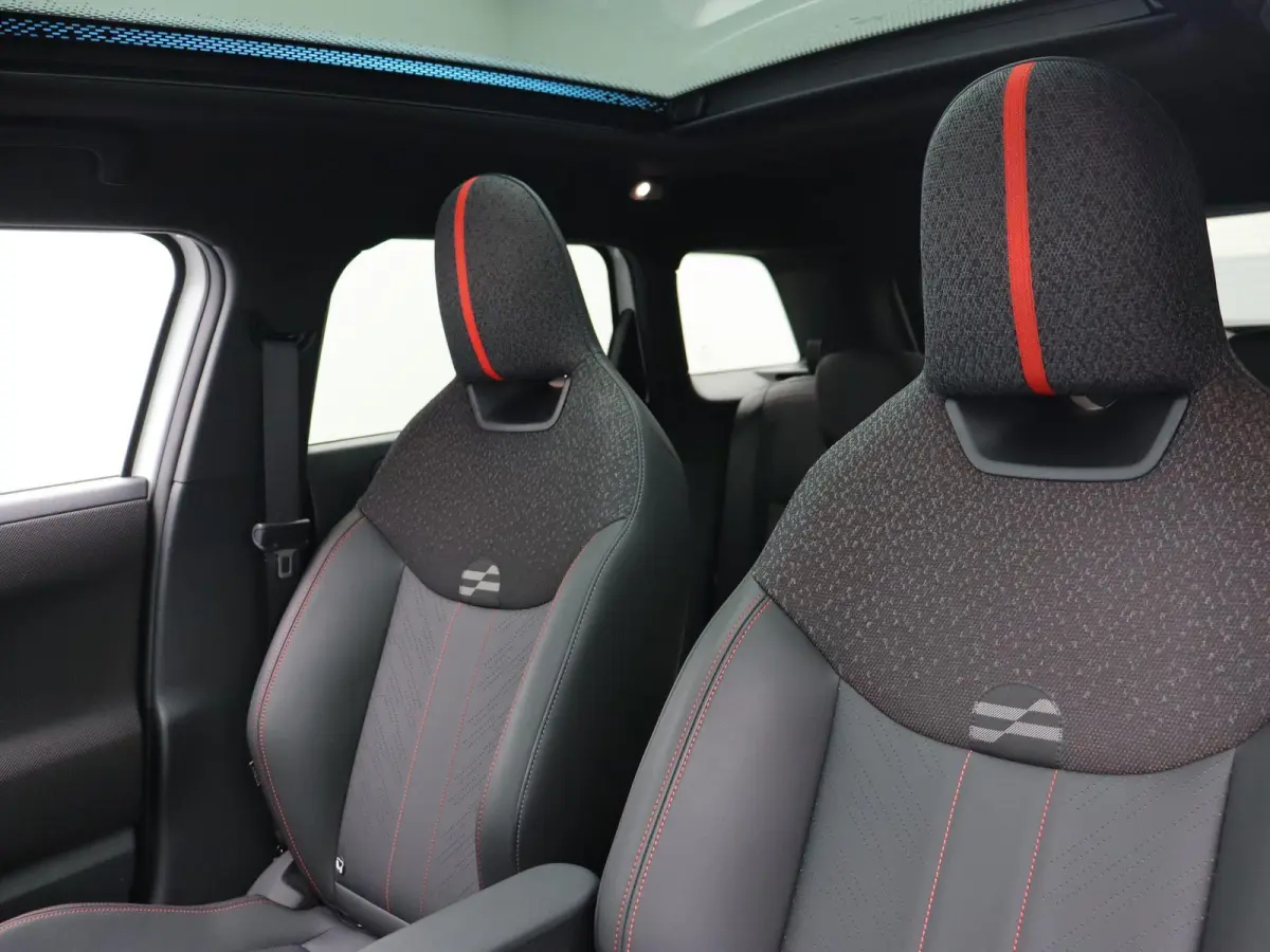SE John Cooper Works + Pakket M + Glazen Panormadak + Comfort Access + Stuur- & Stoelverwarming + 18''