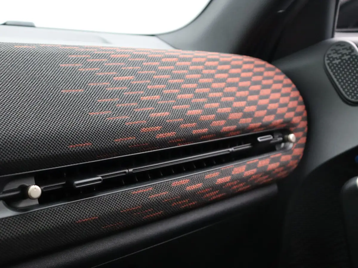 SE John Cooper Works + Pakket M + Glazen Panormadak + Comfort Access + Stuur- & Stoelverwarming + 18''