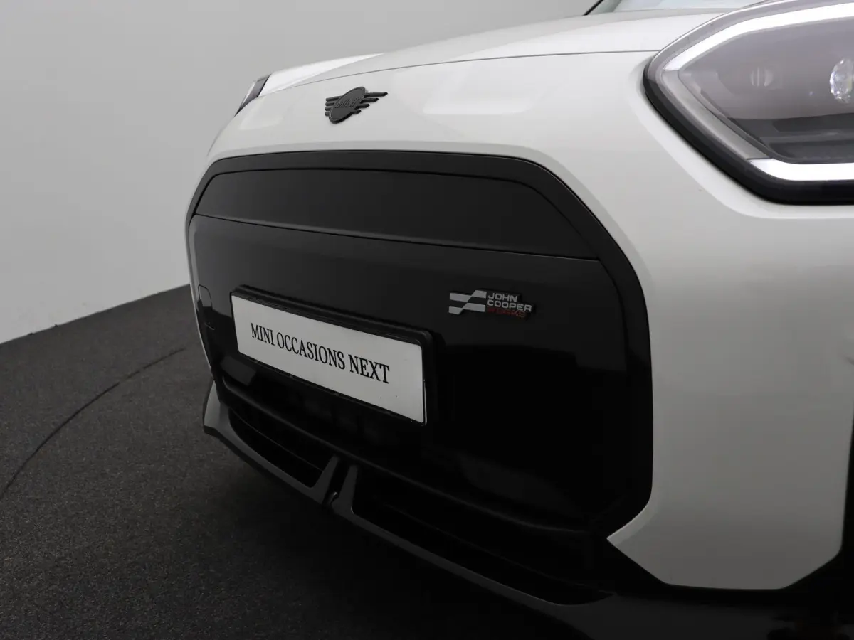 SE John Cooper Works + Pakket M + Glazen Panormadak + Comfort Access + Stuur- & Stoelverwarming + 18''
