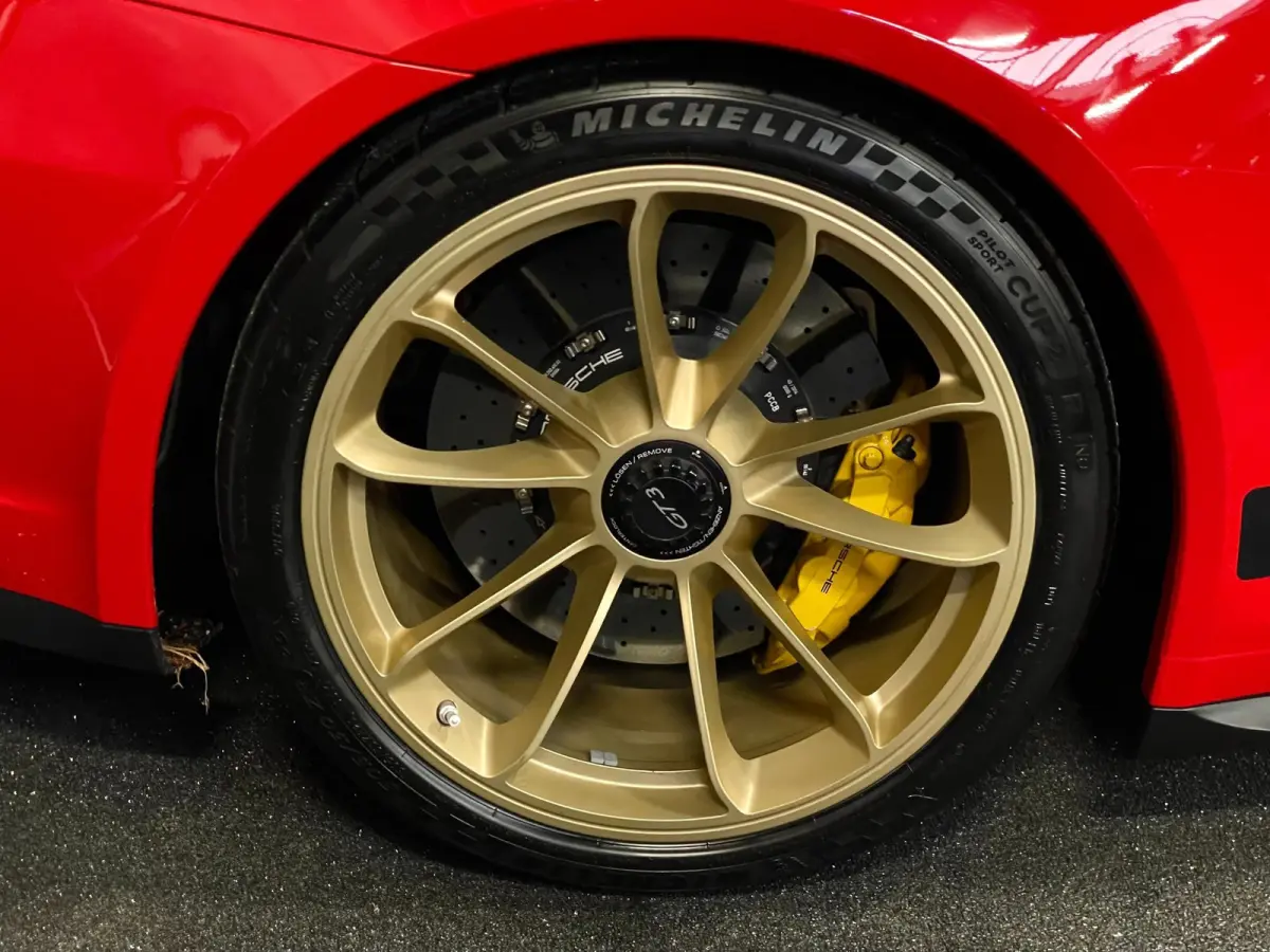 3.8 GT3 CLUBSPORT KERAMISCH CARBON STOELEN SPORTUITLAAT