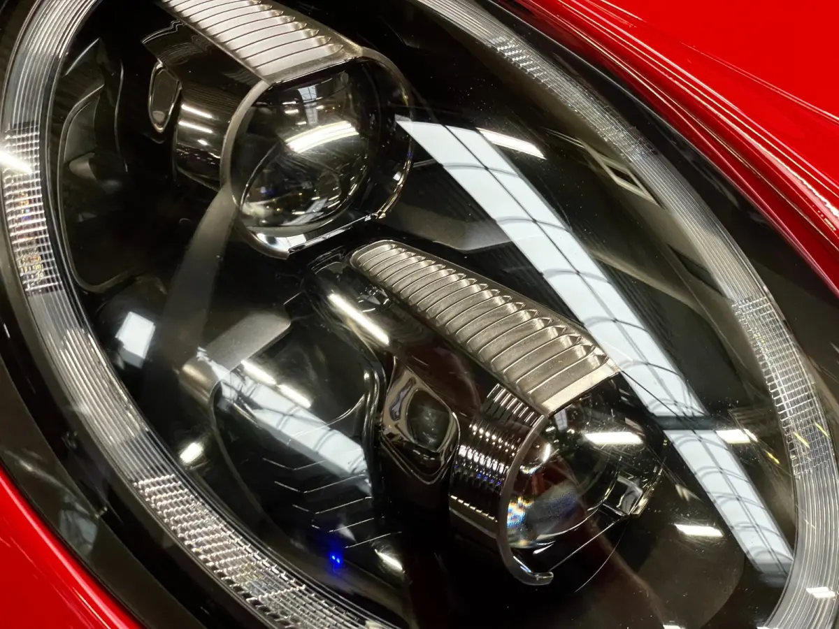 3.8 GT3 CLUBSPORT KERAMISCH CARBON STOELEN SPORTUITLAAT
