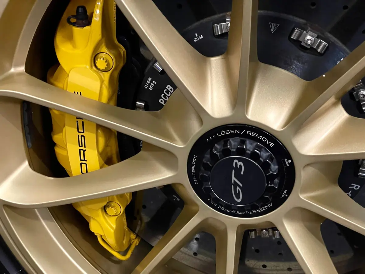 3.8 GT3 CLUBSPORT KERAMISCH CARBON STOELEN SPORTUITLAAT