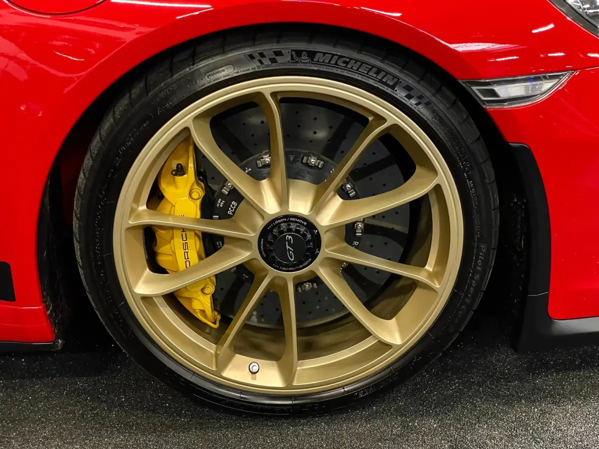 3.8 GT3 CLUBSPORT KERAMISCH CARBON STOELEN SPORTUITLAAT