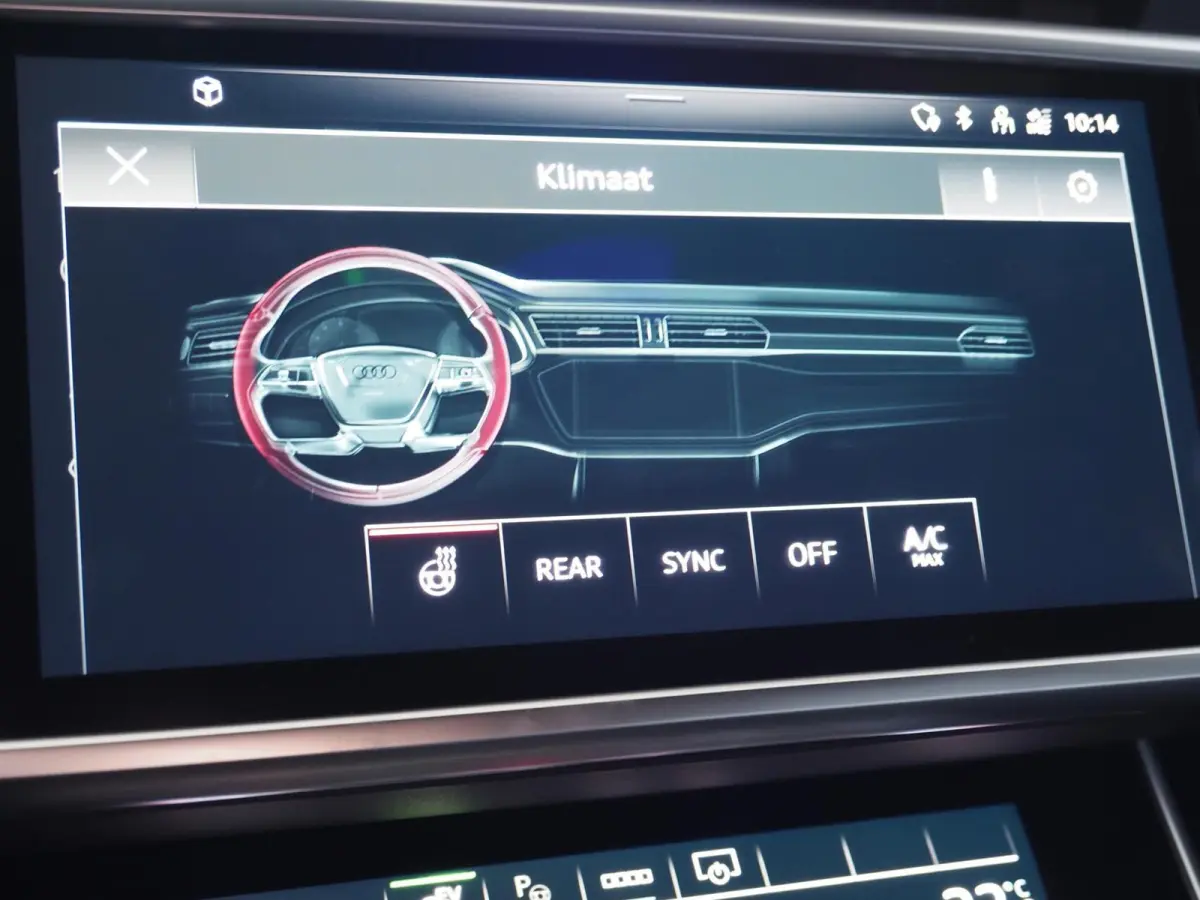 55 TFSI e S-Line Quattro Competition Firmamentblue | Pano | SOH 100% | Trekhaak | 20'' | Alcantara Leder | Stoelverwarming | Matrix Led | Digital Dash | Carplay | Grootlicht Ass | F1 Flipper