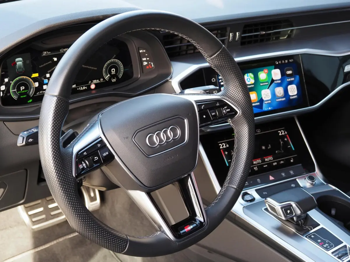 55 TFSI e S-Line Quattro Competition Firmamentblue | Pano | SOH 100% | Trekhaak | 20'' | Alcantara Leder | Stoelverwarming | Matrix Led | Digital Dash | Carplay | Grootlicht Ass | F1 Flipper