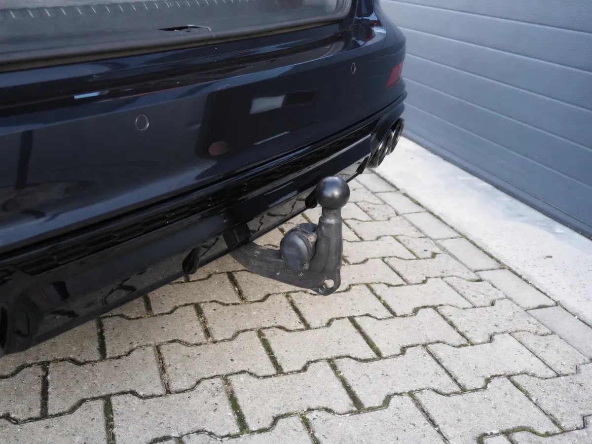 55 TFSI e S-Line Quattro Competition Firmamentblue | Pano | SOH 100% | Trekhaak | 20'' | Alcantara Leder | Stoelverwarming | Matrix Led | Digital Dash | Carplay | Grootlicht Ass | F1 Flipper