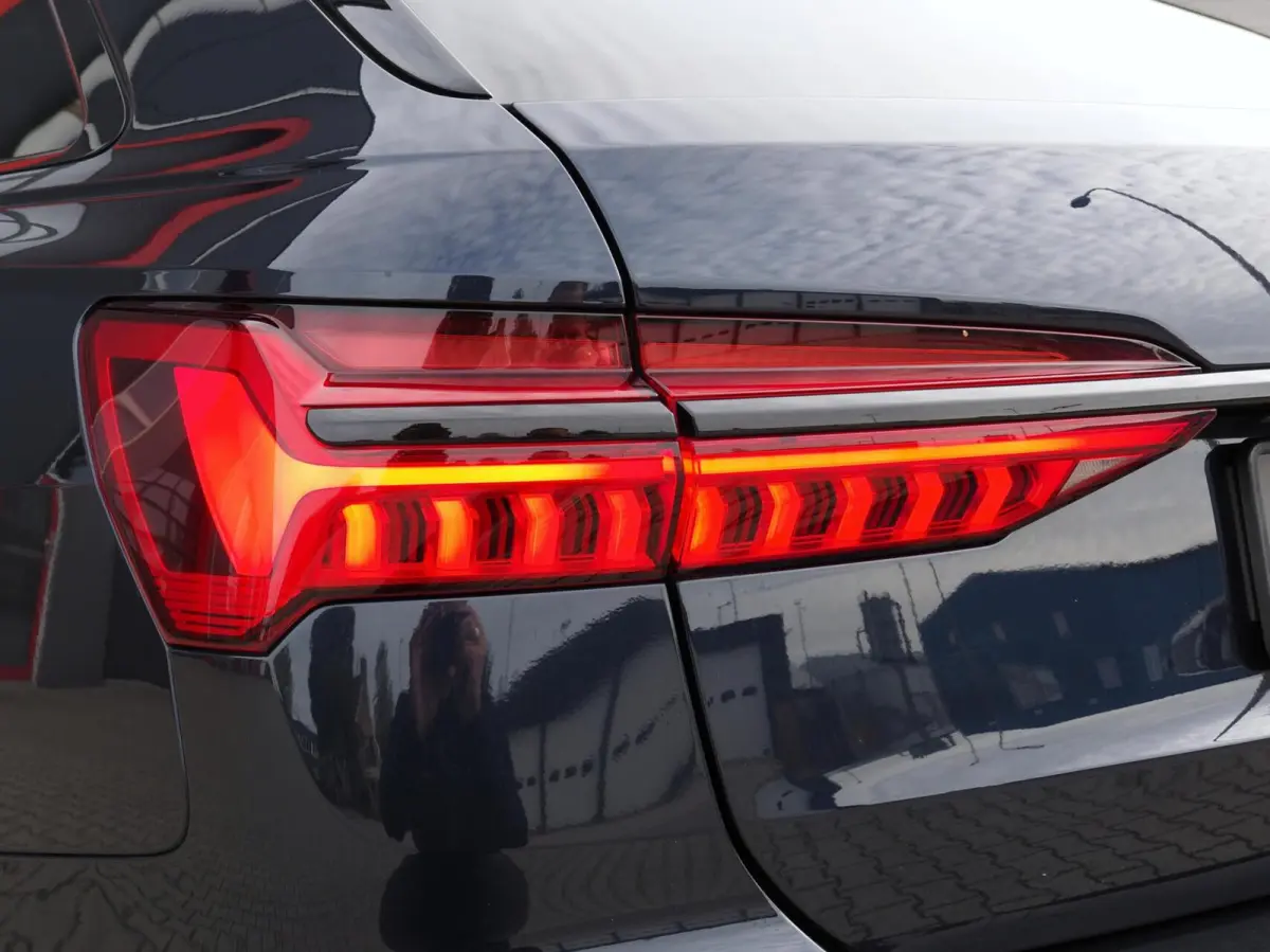 55 TFSI e S-Line Quattro Competition Firmamentblue | Pano | SOH 100% | Trekhaak | 20'' | Alcantara Leder | Stoelverwarming | Matrix Led | Digital Dash | Carplay | Grootlicht Ass | F1 Flipper
