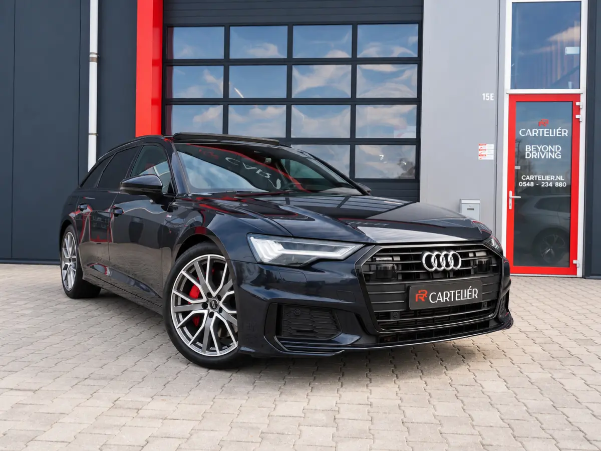 55 TFSI e S-Line Quattro Competition Firmamentblue | Pano | SOH 100% | Trekhaak | 20'' | Alcantara Leder | Stoelverwarming | Matrix Led | Digital Dash | Carplay | Grootlicht Ass | F1 Flipper
