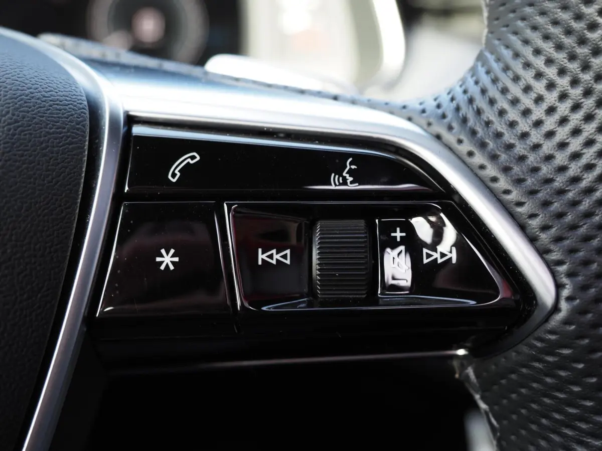 55 TFSI e S-Line Quattro Competition Firmamentblue | Pano | SOH 100% | Trekhaak | 20'' | Alcantara Leder | Stoelverwarming | Matrix Led | Digital Dash | Carplay | Grootlicht Ass | F1 Flipper