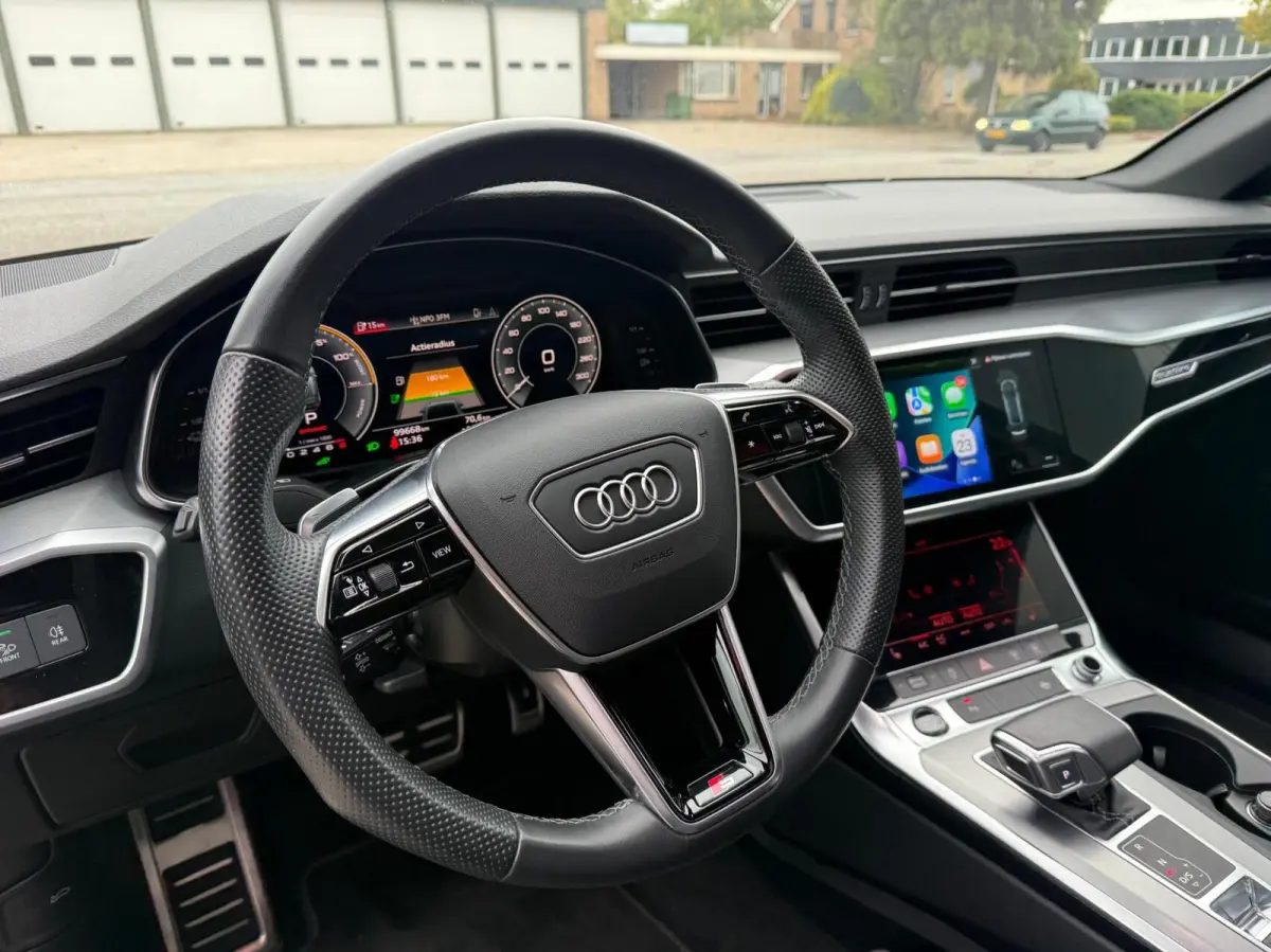 55 TFSI e S-Line Quattro Competition Firmamentblue | Pano | SOH 100% | Trekhaak | 20'' | Alcantara Leder | Stoelverwarming | Matrix Led | Digital Dash | Carplay | Grootlicht Ass | F1 Flipper