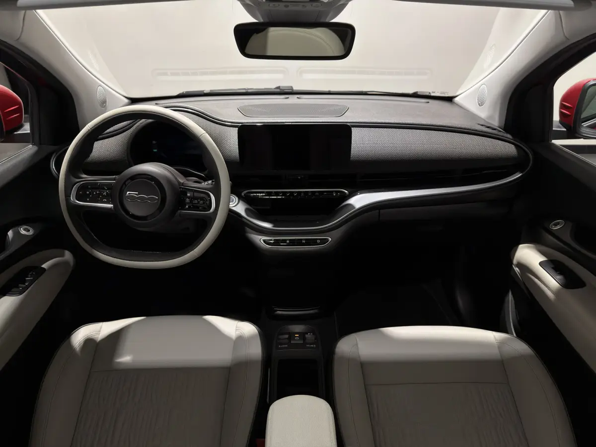 La Prima 42 kWh | Panorama dak | Apple carplay  / Android auto | JBL! premium audio |