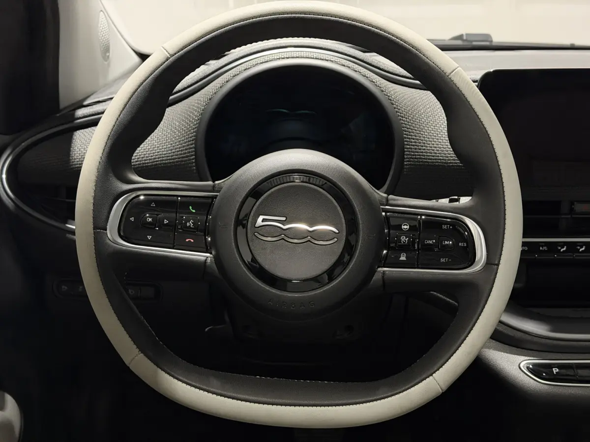 La Prima 42 kWh | Panorama dak | Apple carplay  / Android auto | JBL! premium audio |