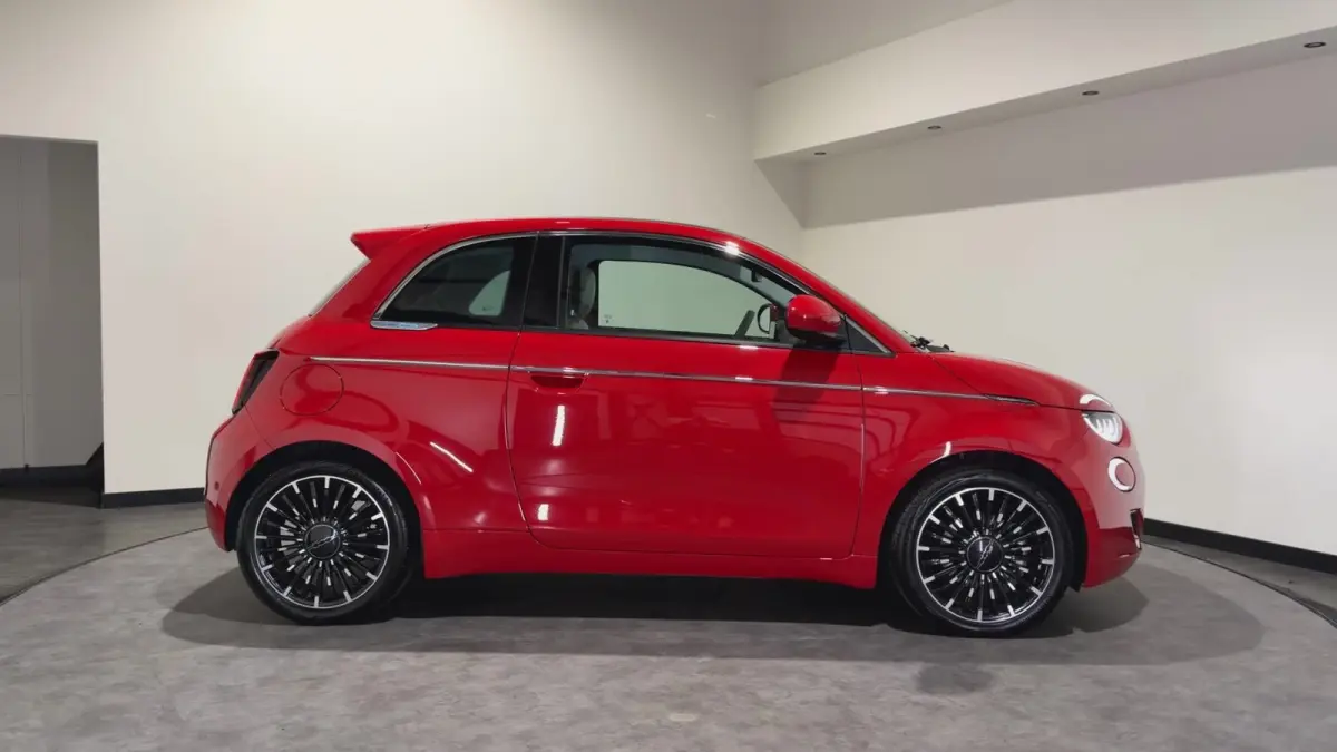 La Prima 42 kWh | Panorama dak | Apple carplay  / Android auto | JBL! premium audio |