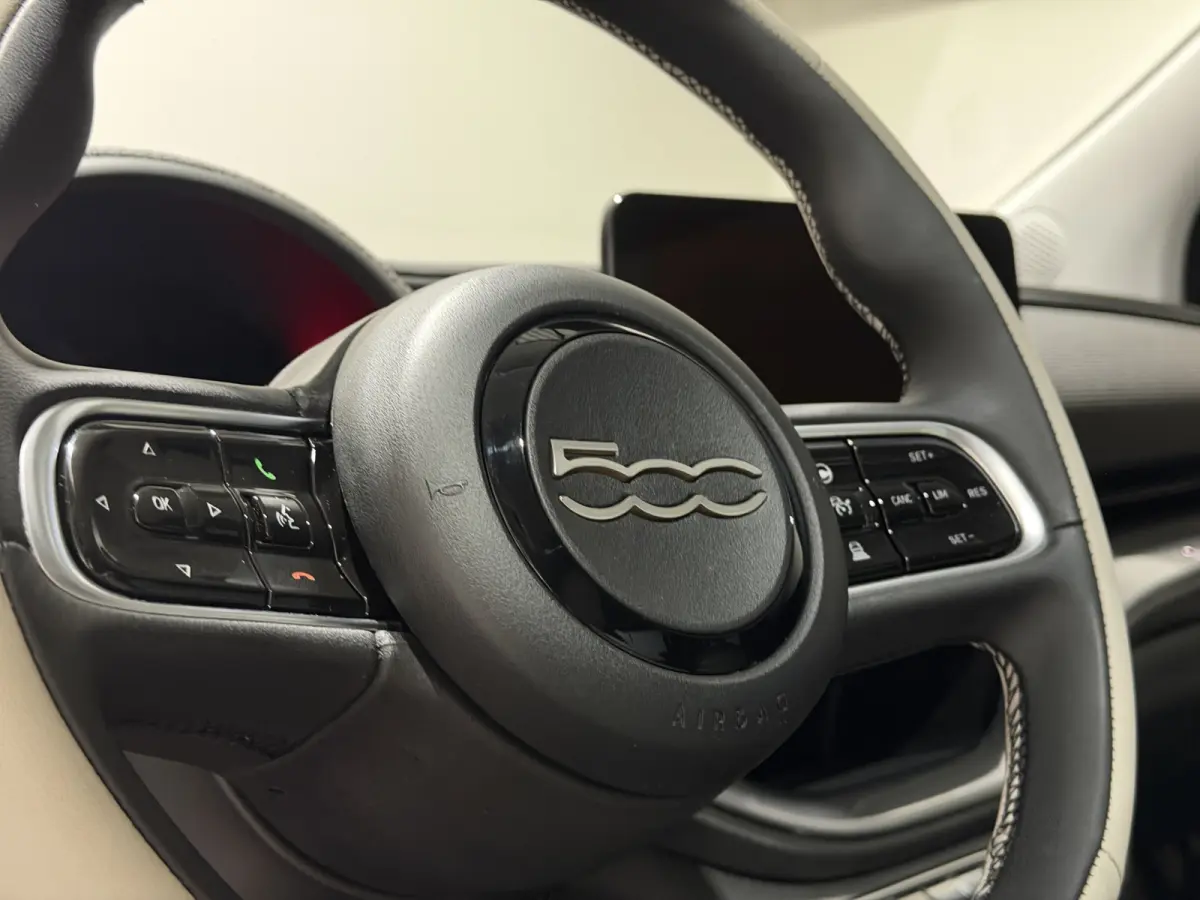 La Prima 42 kWh | Panorama dak | Apple carplay  / Android auto | JBL! premium audio |