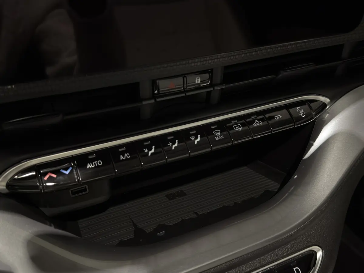 La Prima 42 kWh | Panorama dak | Apple carplay  / Android auto | JBL! premium audio |