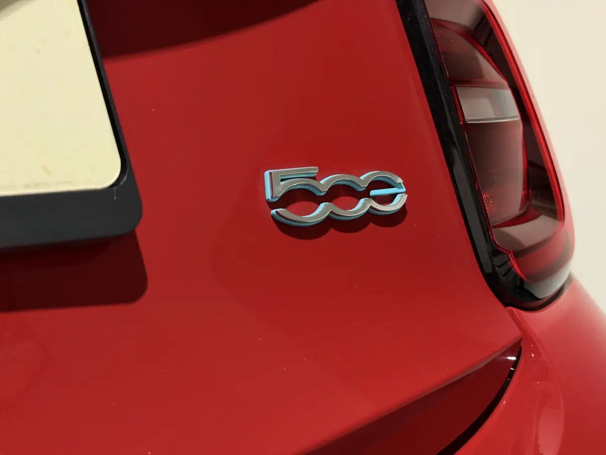 La Prima 42 kWh | Panorama dak | Apple carplay  / Android auto | JBL! premium audio |