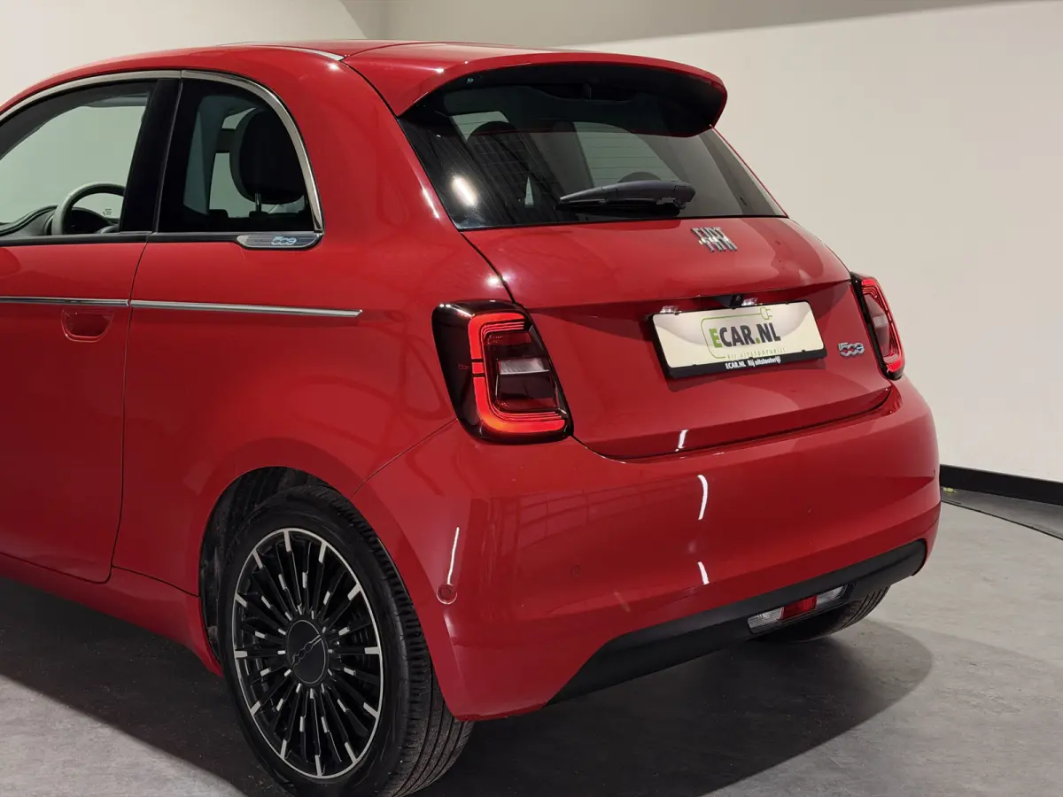 La Prima 42 kWh | Panorama dak | Apple carplay  / Android auto | JBL! premium audio |