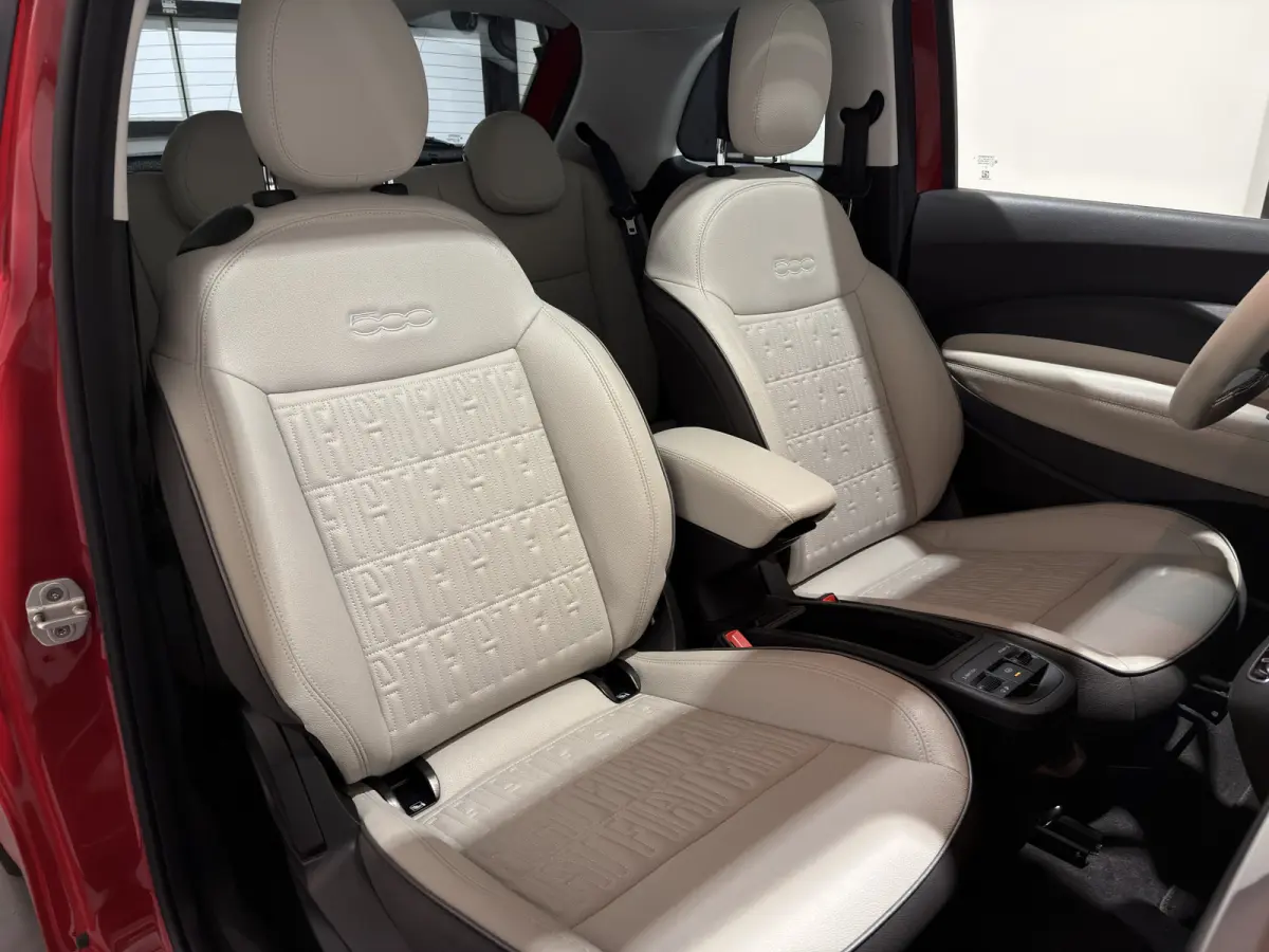 La Prima 42 kWh | Panorama dak | Apple carplay  / Android auto | JBL! premium audio |