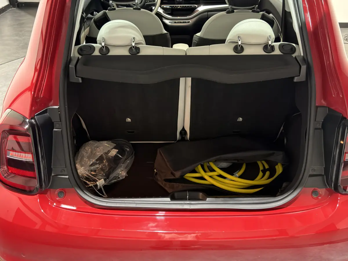 La Prima 42 kWh | Panorama dak | Apple carplay  / Android auto | JBL! premium audio |