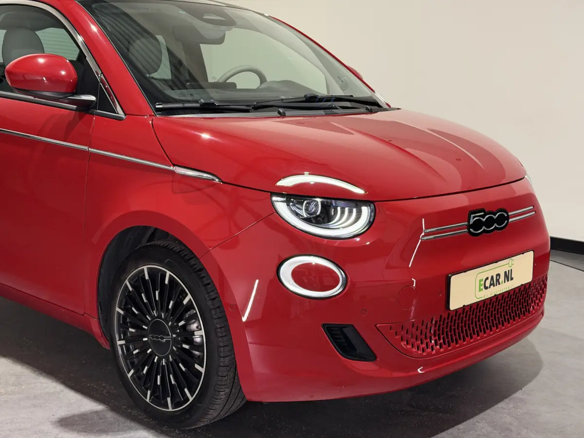 La Prima 42 kWh | Panorama dak | Apple carplay  / Android auto | JBL! premium audio |
