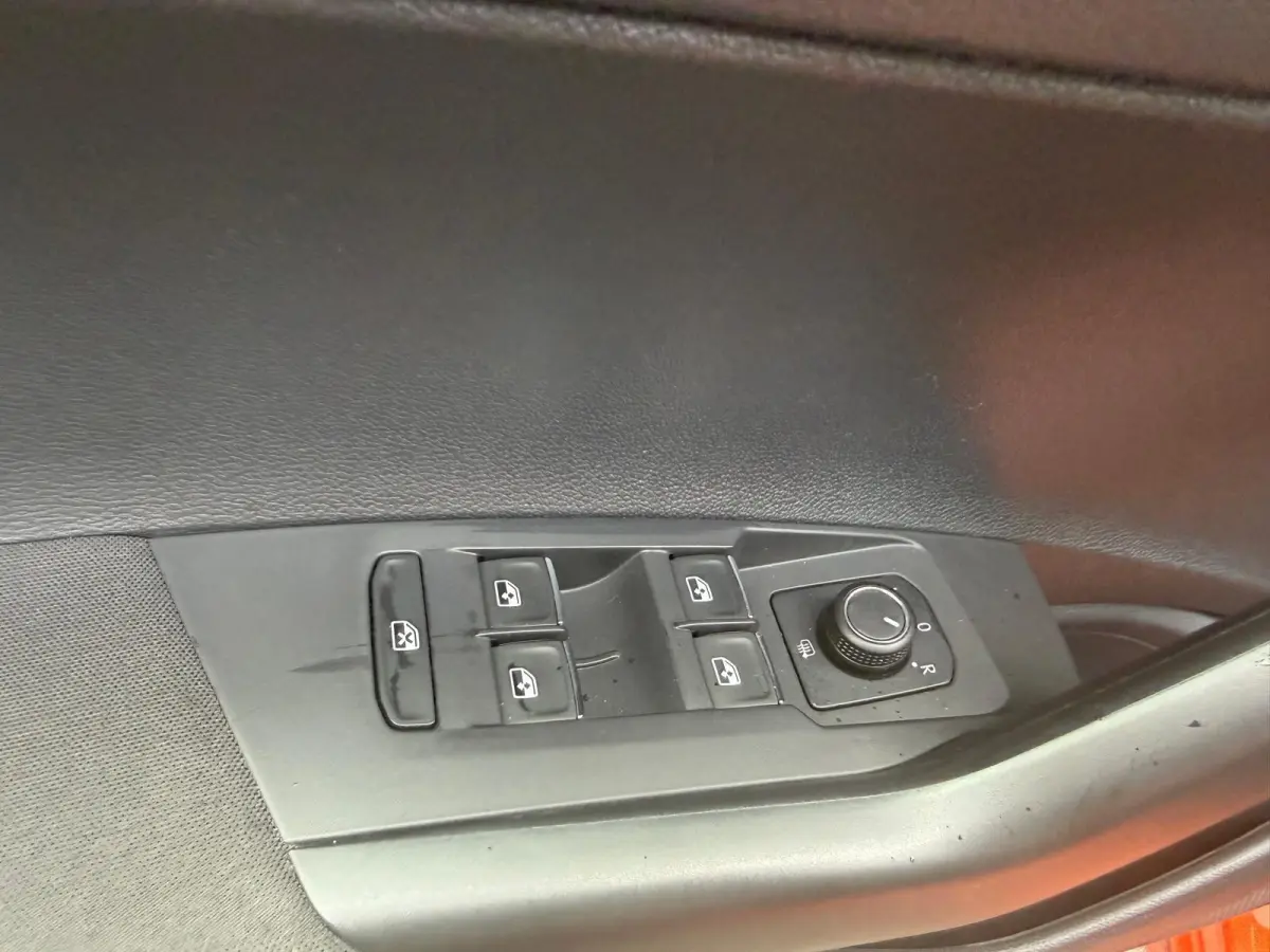 1.0 TSI Comfortline Business | ACC | NAVI | CARPLAY | LAGE KM | AIRCO |