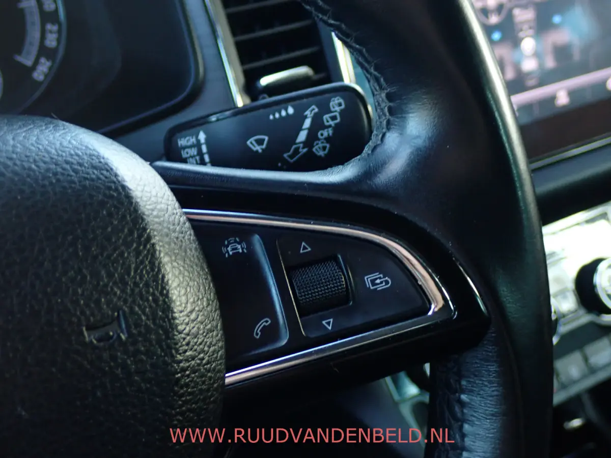 1.4TSI ACT Style ACC / CARPLAY / PDC / 19''