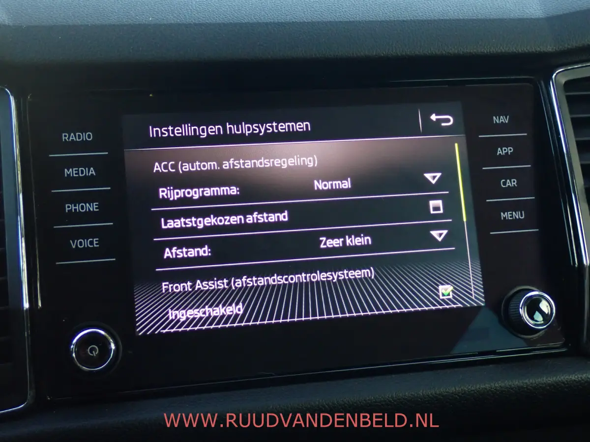 1.4TSI ACT Style ACC / CARPLAY / PDC / 19''