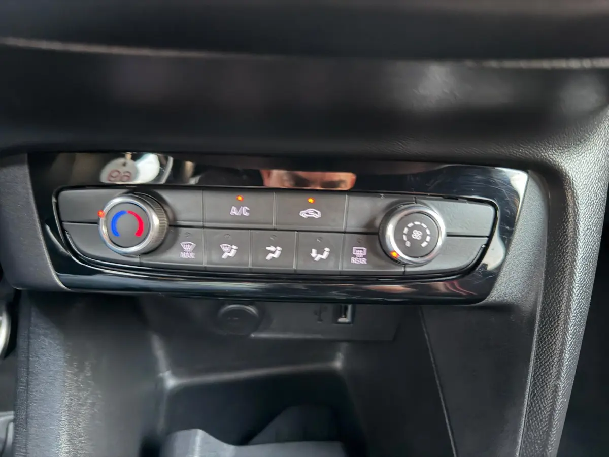 1.2 GS Line | LED | 360 Camera | Parksens | Carplay | Leder | Two Tone |