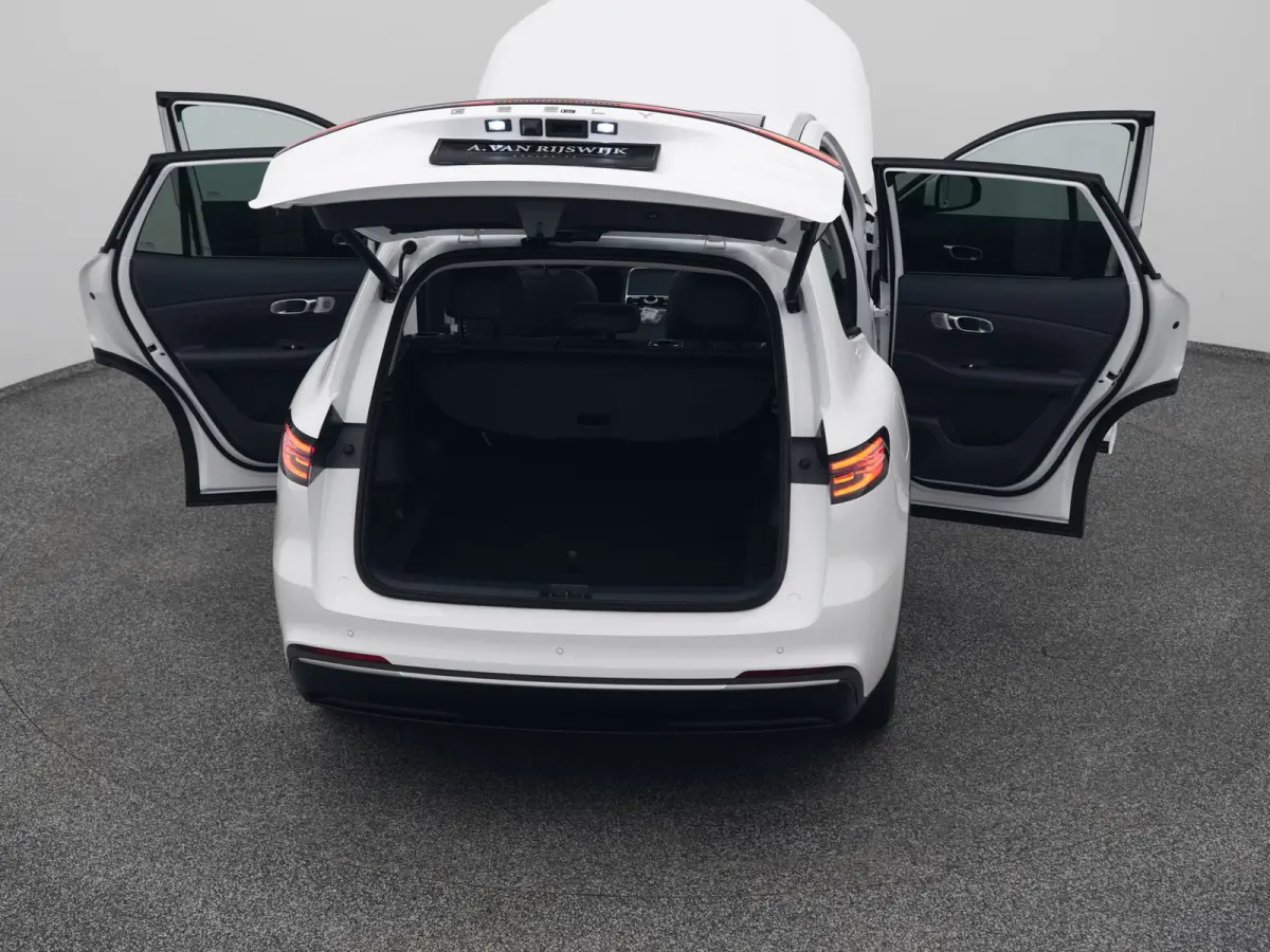 NEW | 1.5 Max+ | 18x BESCHIKBAAR | 136 KM ELEKTRISCH | PANO | HUD | ADAPTIVE | STOEL- EN STUURVERW. + VENT. + MASSAGE