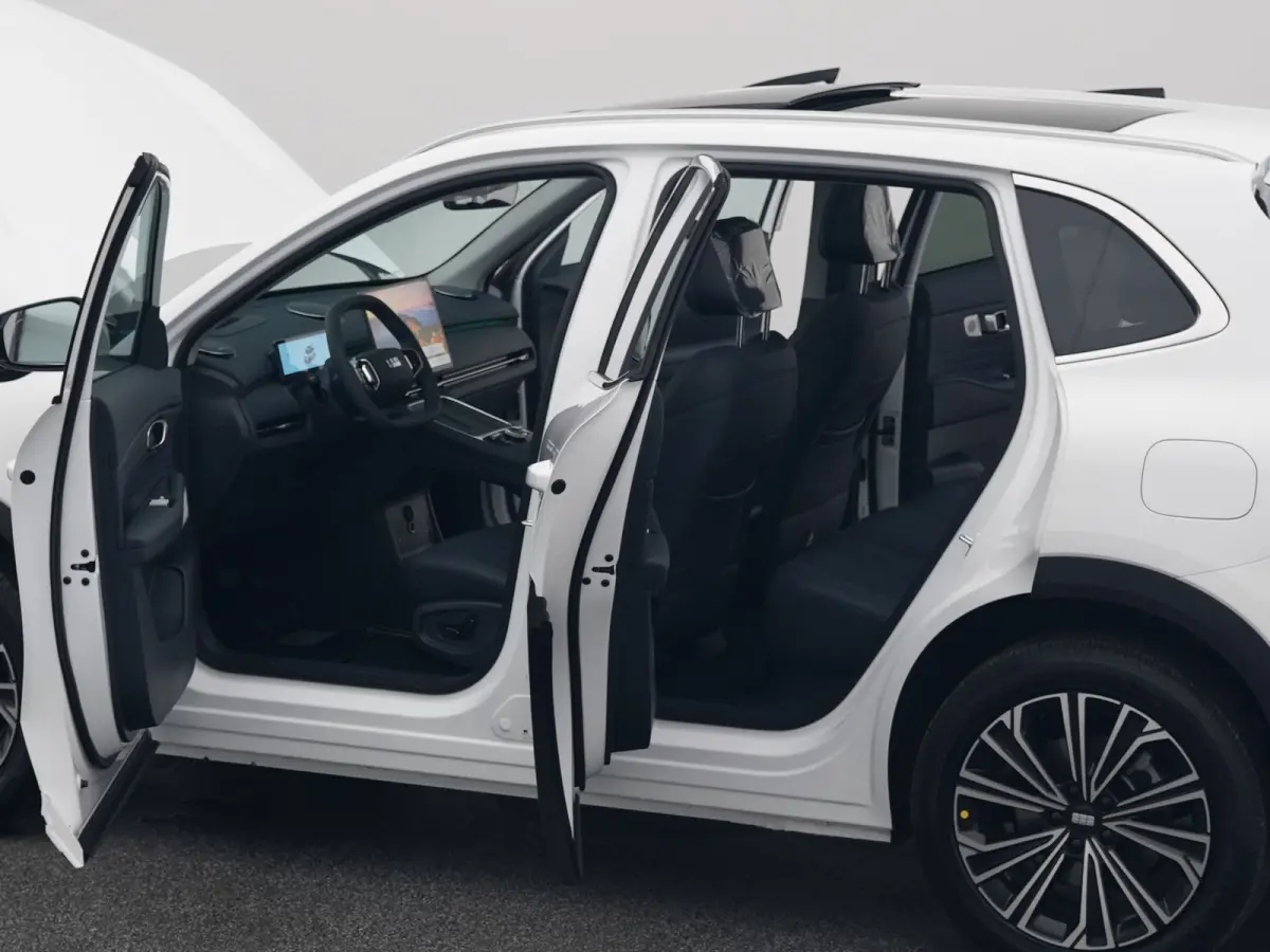 NEW | 1.5 Max+ | 18x BESCHIKBAAR | 136 KM ELEKTRISCH | PANO | HUD | ADAPTIVE | STOEL- EN STUURVERW. + VENT. + MASSAGE