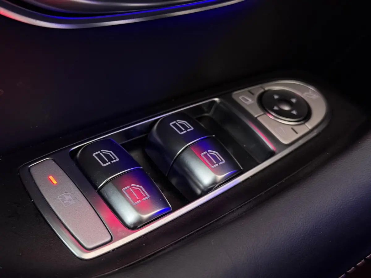 AMG 63 S 4MATIC+ Premium | Premium pakket | AMG Dynamic Plus | AMG Track Pace | Keramisch | Burmester 3D | AMG Carbon Exterieur | AMG Aerodynamica | 21-Inch | Carbon ombouw