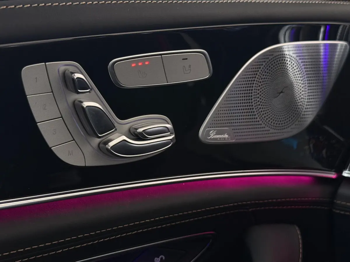 AMG 63 S 4MATIC+ Premium | Premium pakket | AMG Dynamic Plus | AMG Track Pace | Keramisch | Burmester 3D | AMG Carbon Exterieur | AMG Aerodynamica | 21-Inch | Carbon ombouw
