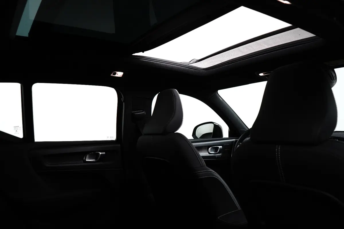 T5 Ultimate Dark Plug-In Hybrid 2WD | Trekhaak | Panoramadak | BLIS | Apple Carplay - Androud Auto | Memory | Stoel + Stuurverwarming | Harman en Kardon | PDC V+A 360 Camera