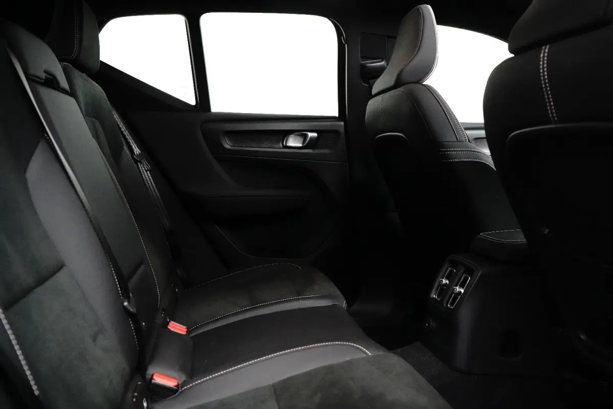 T5 Ultimate Dark Plug-In Hybrid 2WD | Trekhaak | Panoramadak | BLIS | Apple Carplay - Androud Auto | Memory | Stoel + Stuurverwarming | Harman en Kardon | PDC V+A 360 Camera