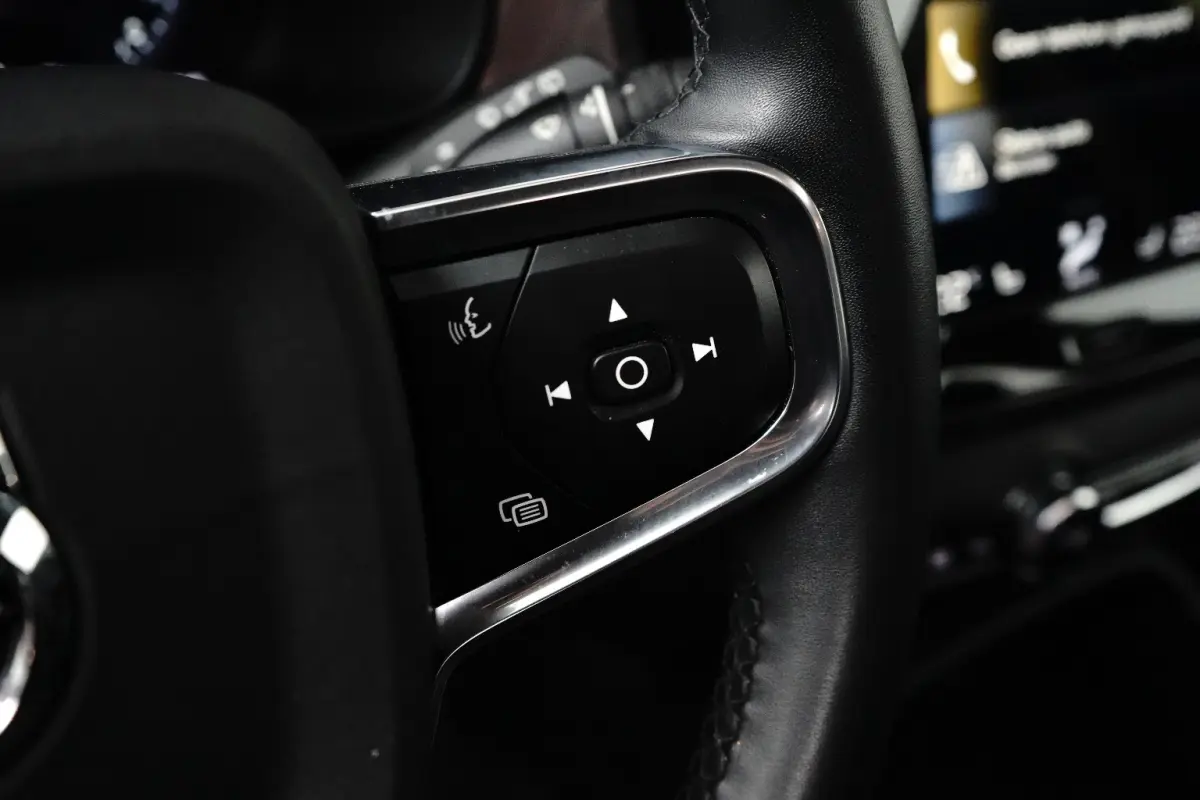 T5 Ultimate Dark Plug-In Hybrid 2WD | Trekhaak | Panoramadak | BLIS | Apple Carplay - Androud Auto | Memory | Stoel + Stuurverwarming | Harman en Kardon | PDC V+A 360 Camera