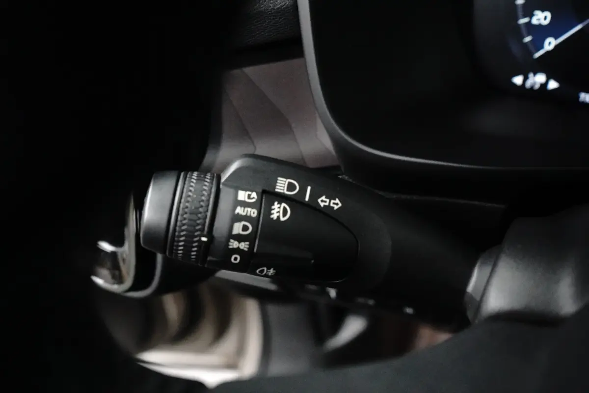 T5 Ultimate Dark Plug-In Hybrid 2WD | Trekhaak | Panoramadak | BLIS | Apple Carplay - Androud Auto | Memory | Stoel + Stuurverwarming | Harman en Kardon | PDC V+A 360 Camera