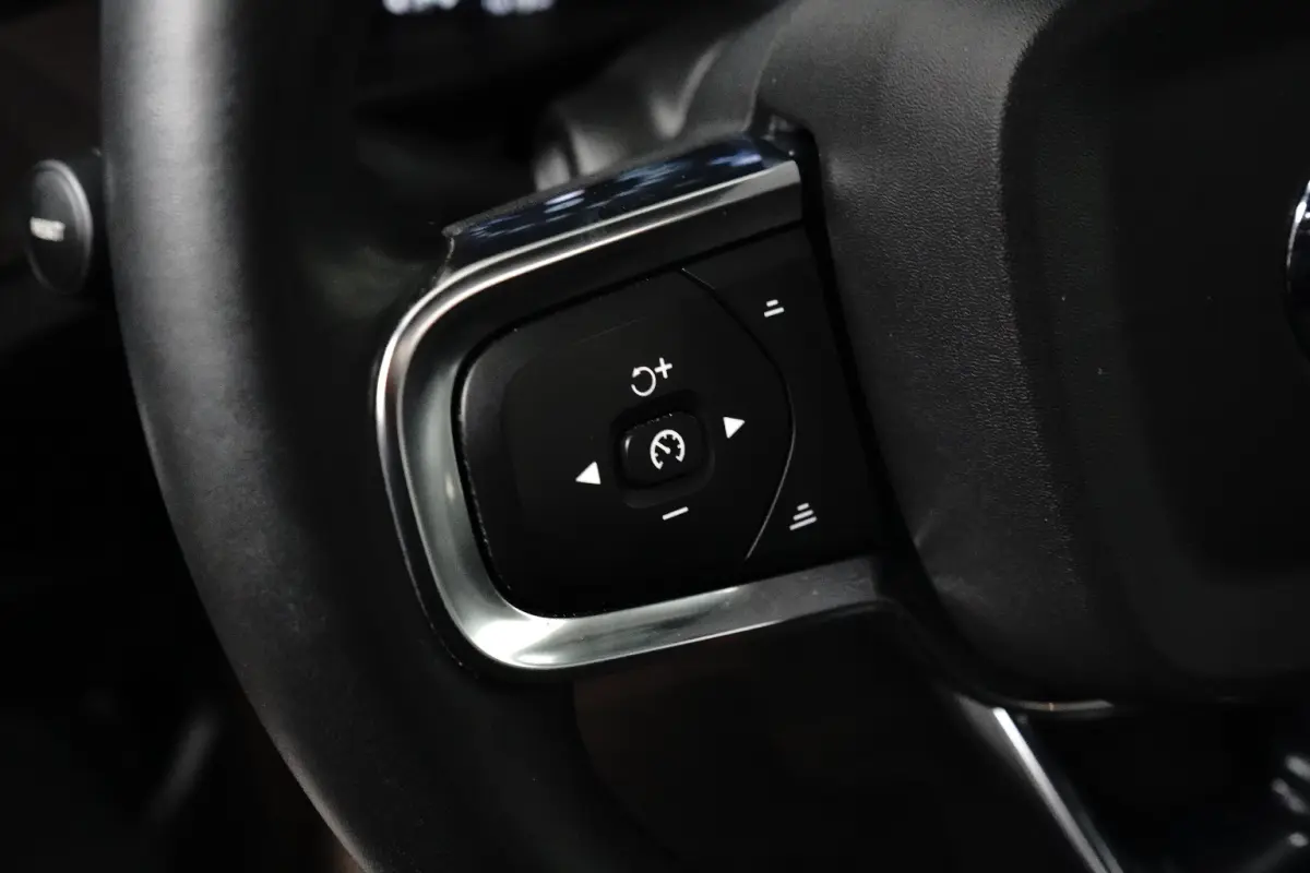 T5 Ultimate Dark Plug-In Hybrid 2WD | Trekhaak | Panoramadak | BLIS | Apple Carplay - Androud Auto | Memory | Stoel + Stuurverwarming | Harman en Kardon | PDC V+A 360 Camera
