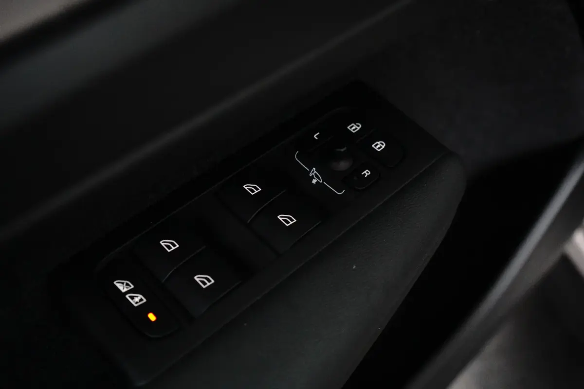 T5 Ultimate Dark Plug-In Hybrid 2WD | Trekhaak | Panoramadak | BLIS | Apple Carplay - Androud Auto | Memory | Stoel + Stuurverwarming | Harman en Kardon | PDC V+A 360 Camera