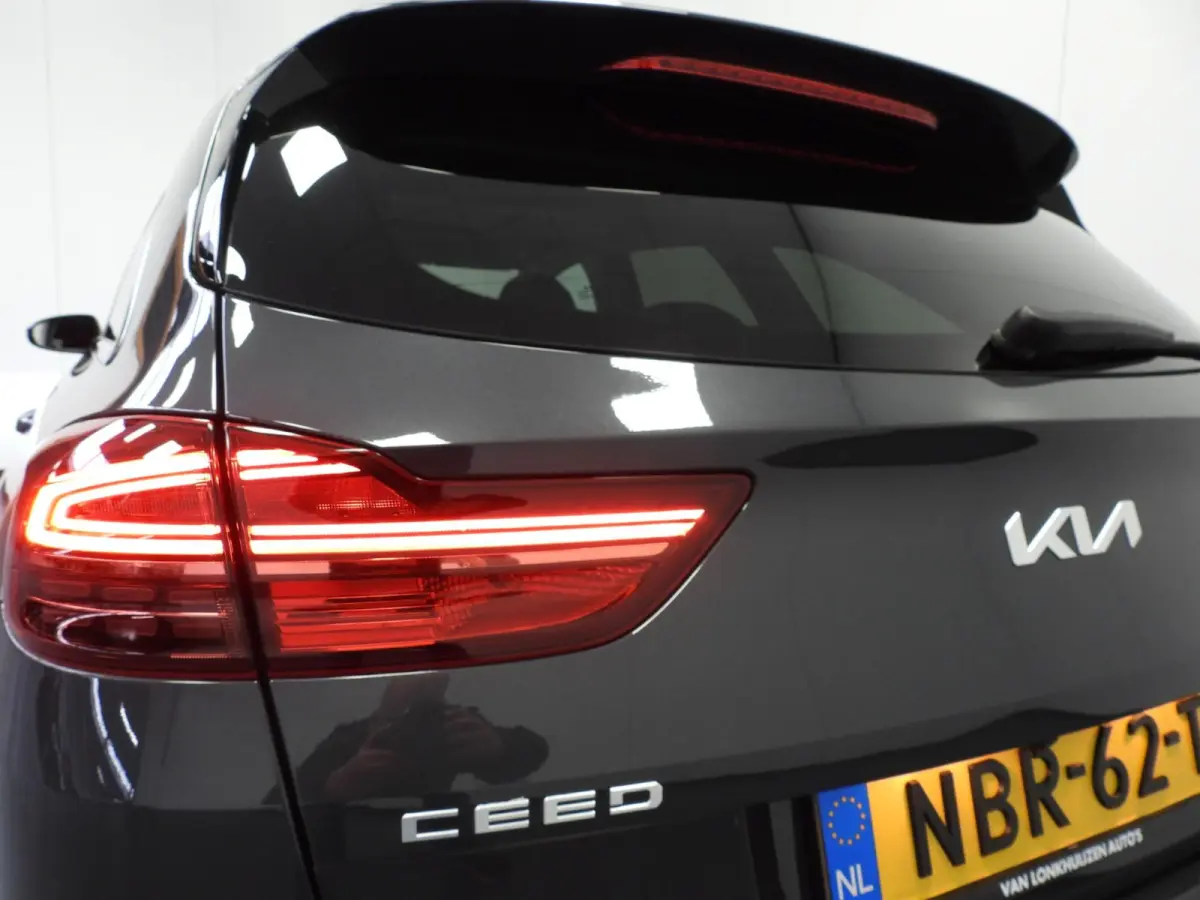 1.6 GDI PHEV Plug-In ExecutiveLine LEER/SCHUIFDAK/LED/17"LMV!