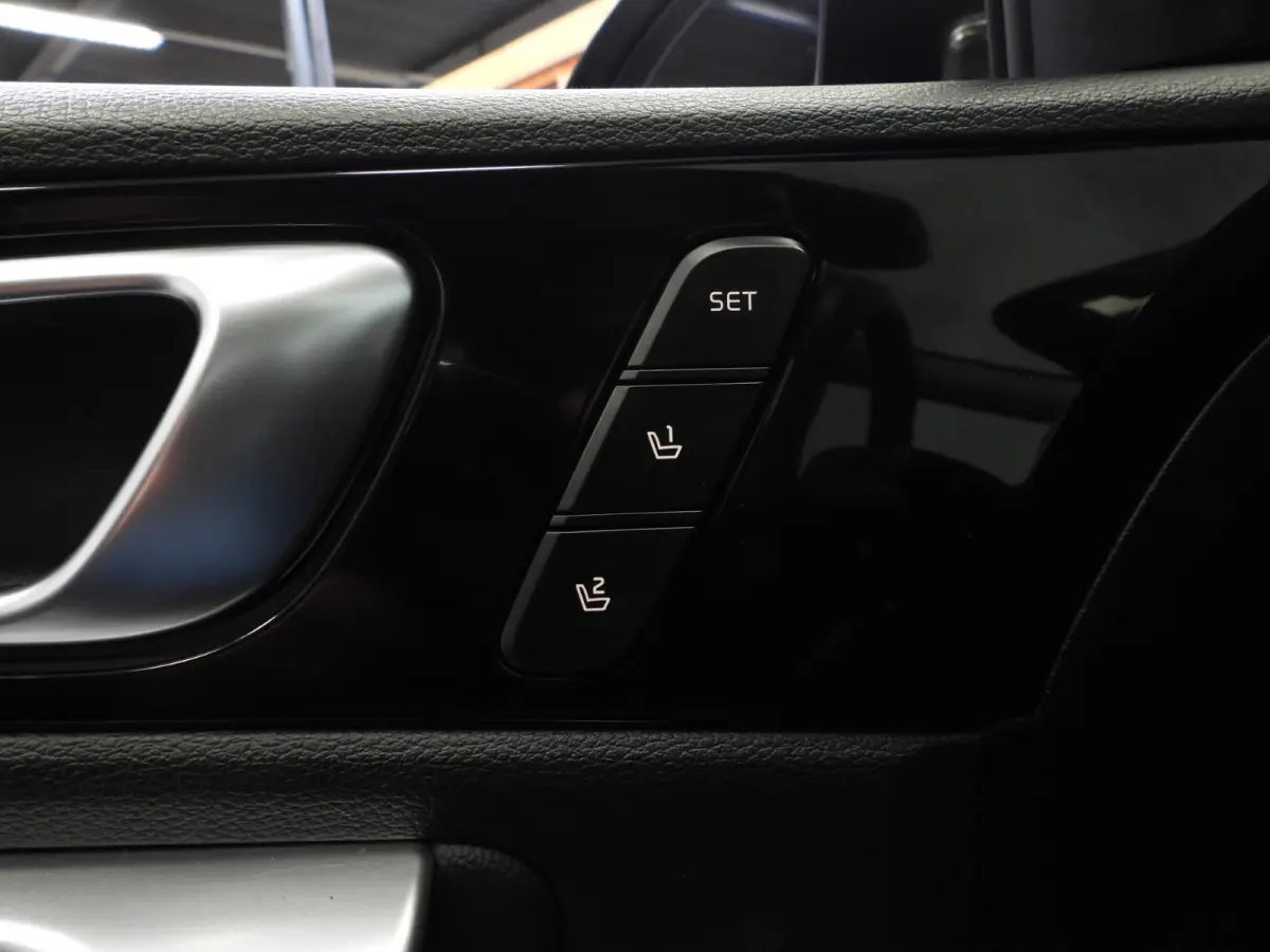 1.6 GDI PHEV Plug-In ExecutiveLine LEER/SCHUIFDAK/LED/17"LMV!