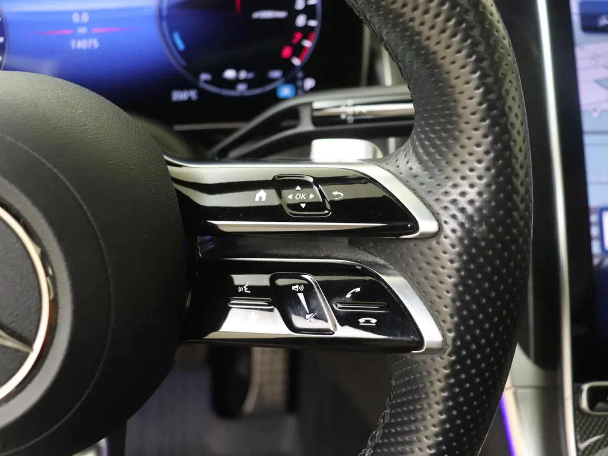 4MATIC AMG Line Premium Plus /Panoramadak /Burmester /360 Camera /HUD /Elek. Trekhaak