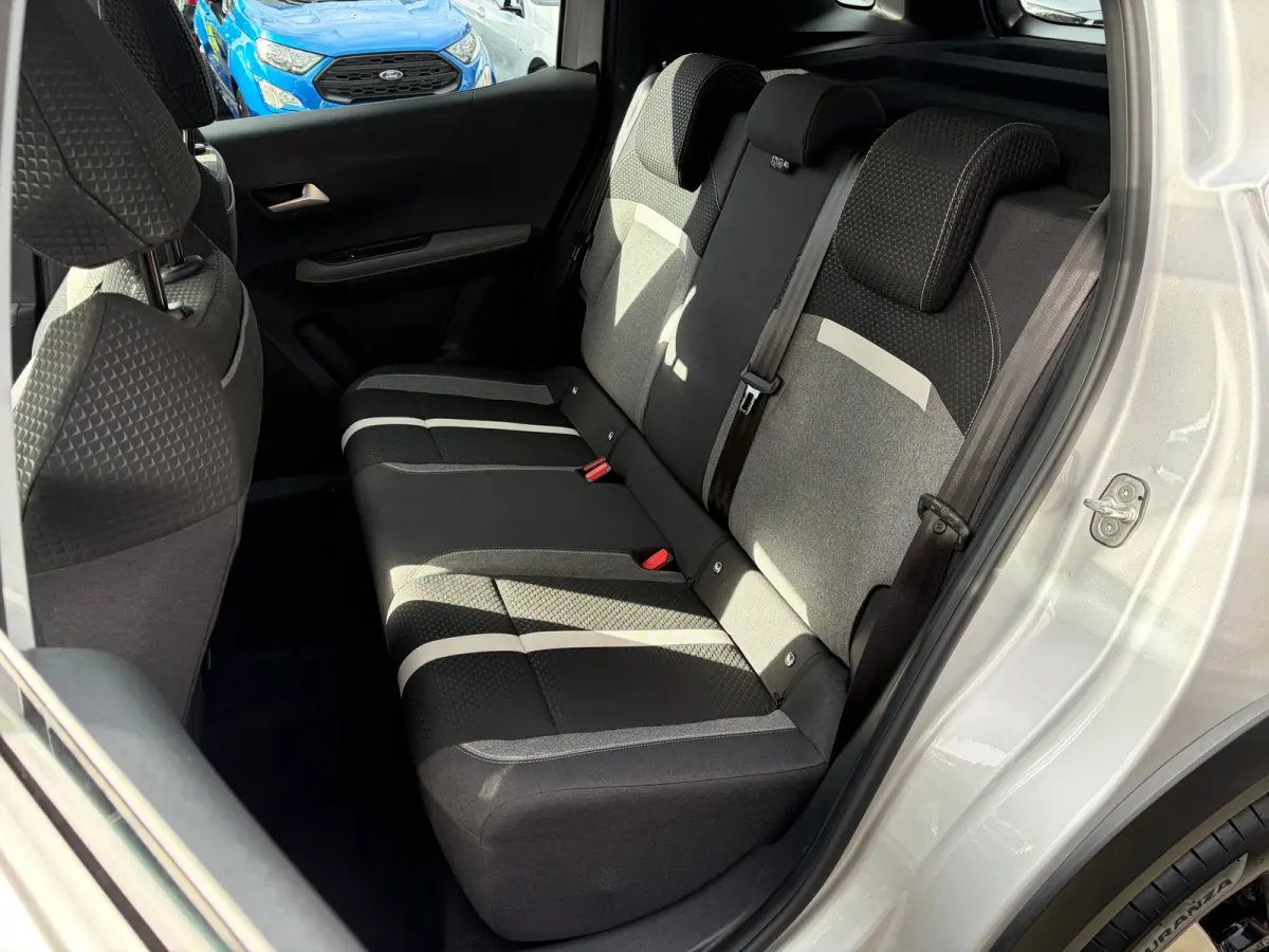 1.2 Turbo Hybrid 145 PK GS | 2+6 JAAR GARANTIE| STUUR, STOEL EN VOORRUITVERWARMING| DODEHOEK DETECTIE| COMFORTSTOELEN| NAVIGATIE + APPLE CARPLAY/ANDROID AUTO| CAMERA + PARKEERSENSOREN| DRAAD