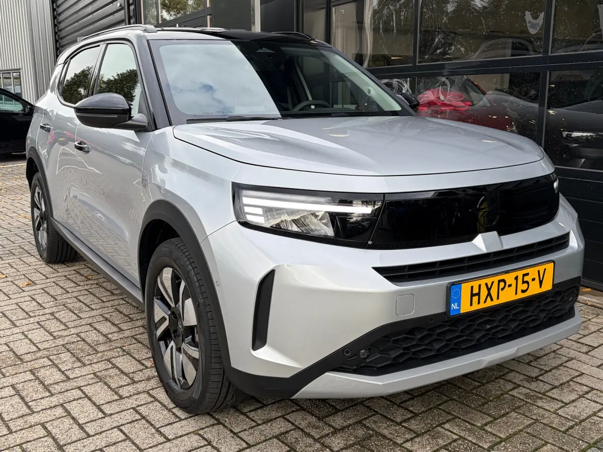 1.2 Turbo Hybrid 145 PK GS | 2+6 JAAR GARANTIE| STUUR, STOEL EN VOORRUITVERWARMING| DODEHOEK DETECTIE| COMFORTSTOELEN| NAVIGATIE + APPLE CARPLAY/ANDROID AUTO| CAMERA + PARKEERSENSOREN| DRAAD