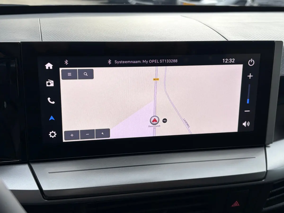 1.2 Turbo Hybrid 145 PK GS | 2+6 JAAR GARANTIE| STUUR, STOEL EN VOORRUITVERWARMING| DODEHOEK DETECTIE| COMFORTSTOELEN| NAVIGATIE + APPLE CARPLAY/ANDROID AUTO| CAMERA + PARKEERSENSOREN| DRAAD
