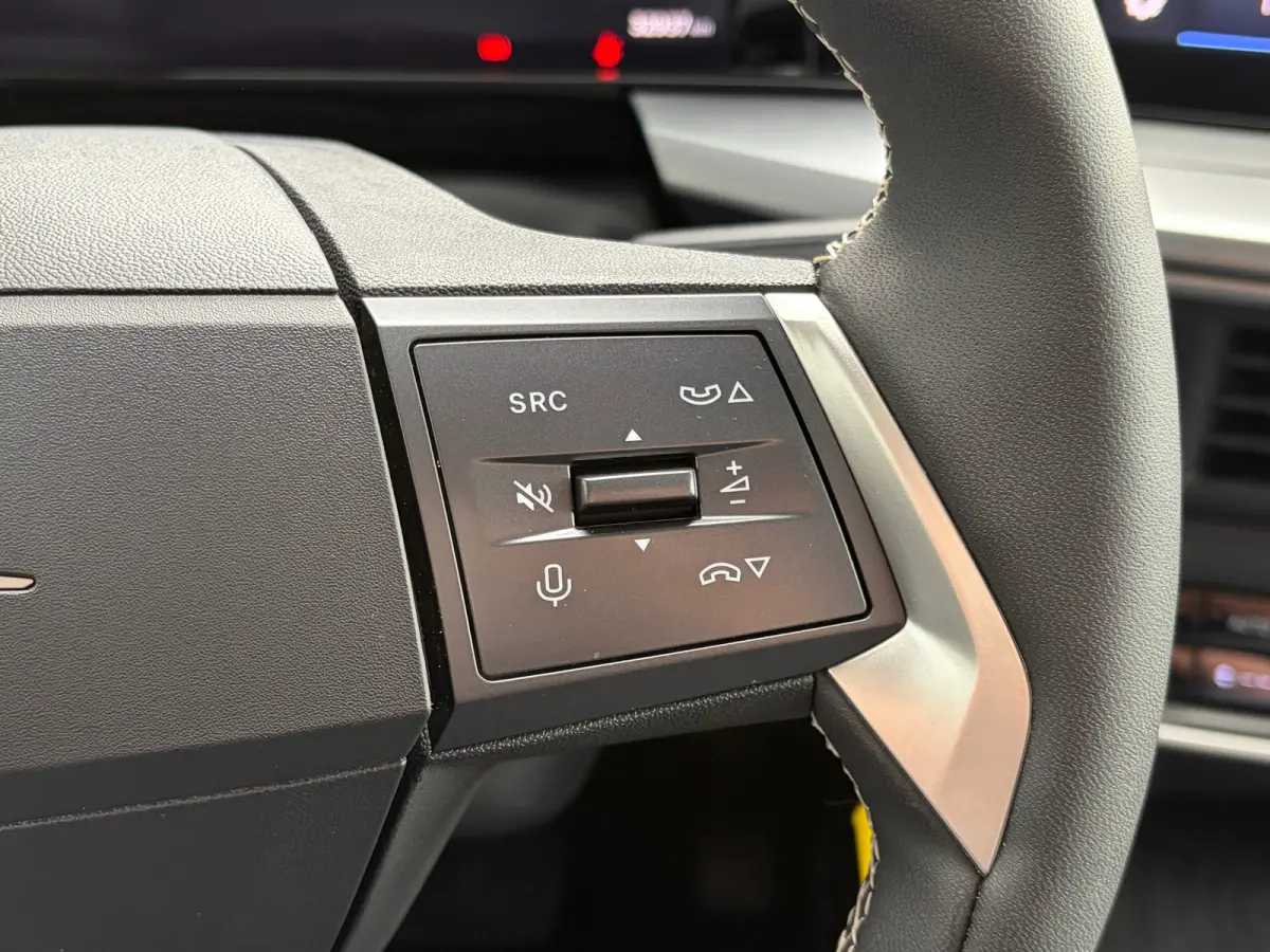 1.2 Turbo Hybrid 145 PK GS | 2+6 JAAR GARANTIE| STUUR, STOEL EN VOORRUITVERWARMING| DODEHOEK DETECTIE| COMFORTSTOELEN| NAVIGATIE + APPLE CARPLAY/ANDROID AUTO| CAMERA + PARKEERSENSOREN| DRAAD