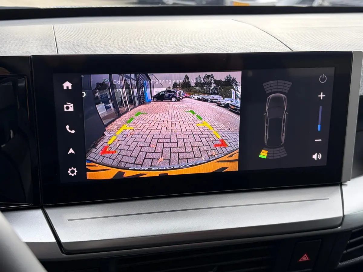 1.2 Turbo Hybrid 145 PK GS | 2+6 JAAR GARANTIE| STUUR, STOEL EN VOORRUITVERWARMING| DODEHOEK DETECTIE| COMFORTSTOELEN| NAVIGATIE + APPLE CARPLAY/ANDROID AUTO| CAMERA + PARKEERSENSOREN| DRAAD